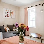 De La Maraichere *